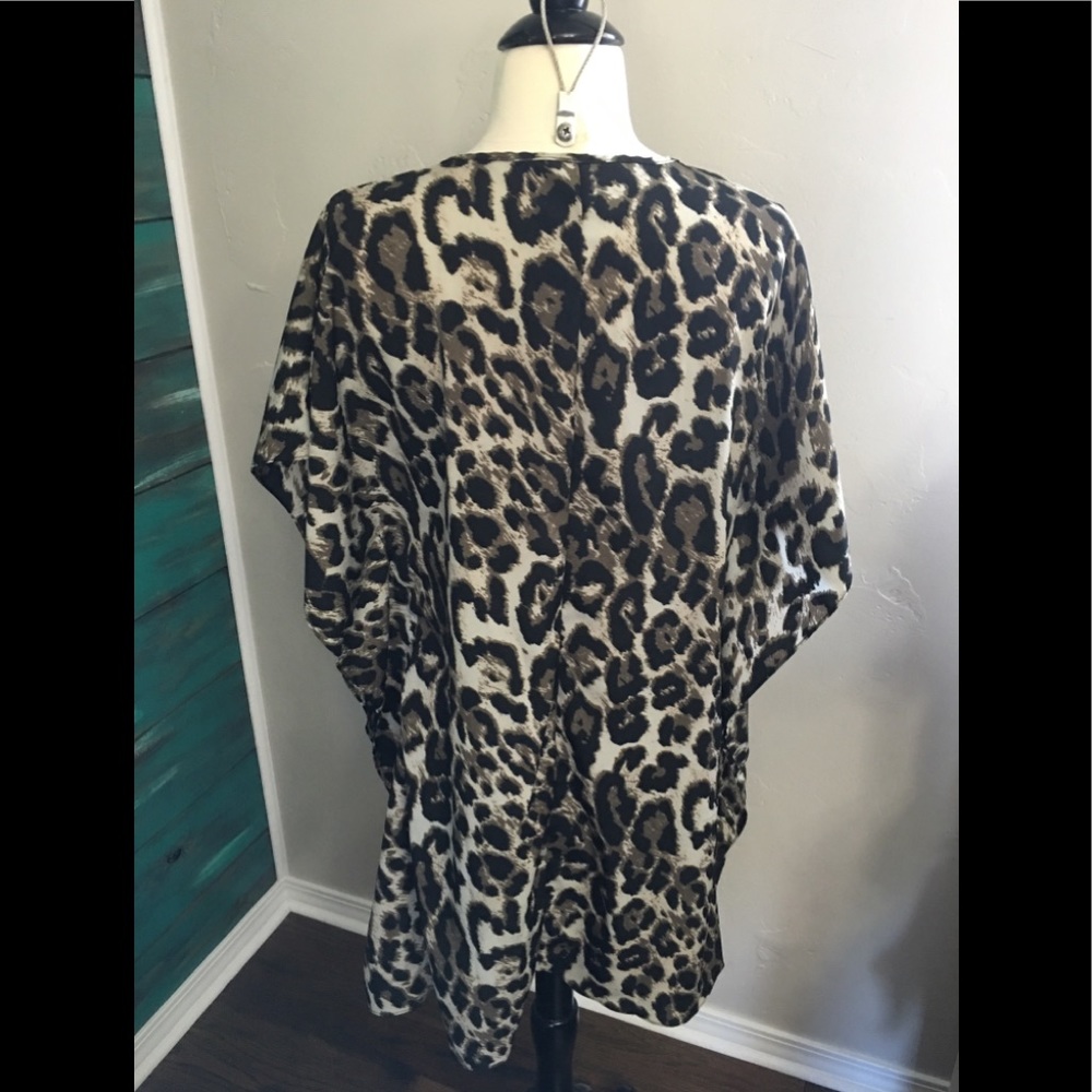 Beautiful Shell Blouse!!! - Picture 2 of 3